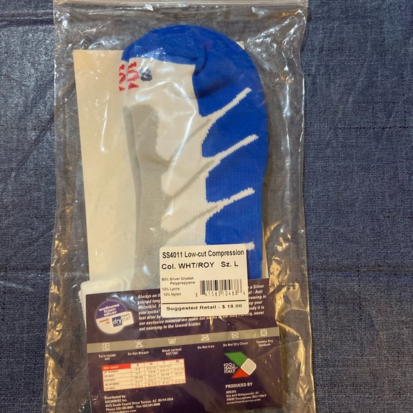 Men’s sox- low cut compression (L) - Picture 3 of 4